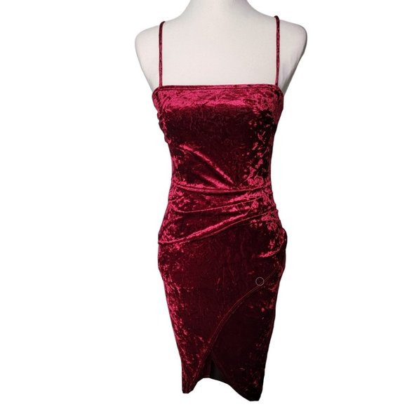 Fashion Nova Dresses & Skirts - NWT Fashion Nova Burgundy Crushed Velvet Dress- Size M